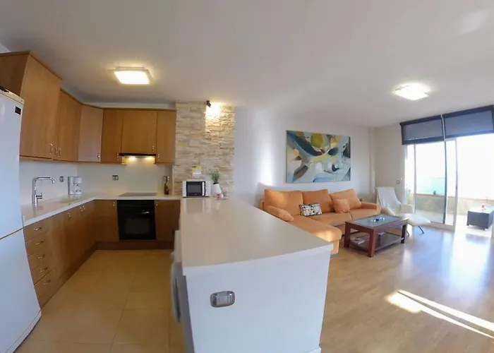 Facing The Ocean - Full Appt 2 Ch Double *