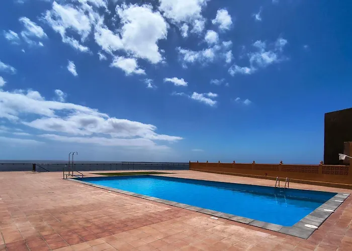 Facing The Ocean - Full Appt 2 Ch Double